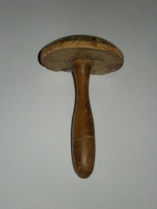 An example of a Darning Mushroom 